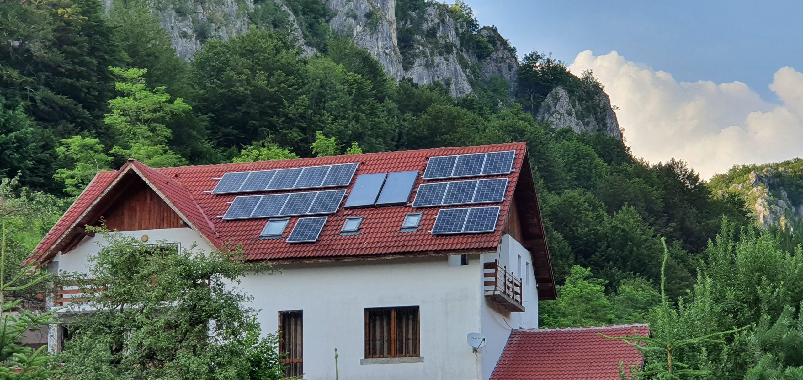 Cum să maximizezi eficiența panourilor fotovoltaice în condiții de umbră